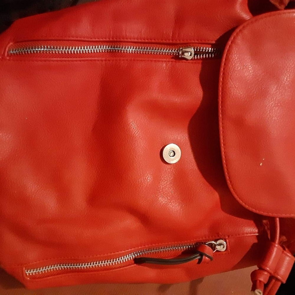 Red Mossimo purse/backpack